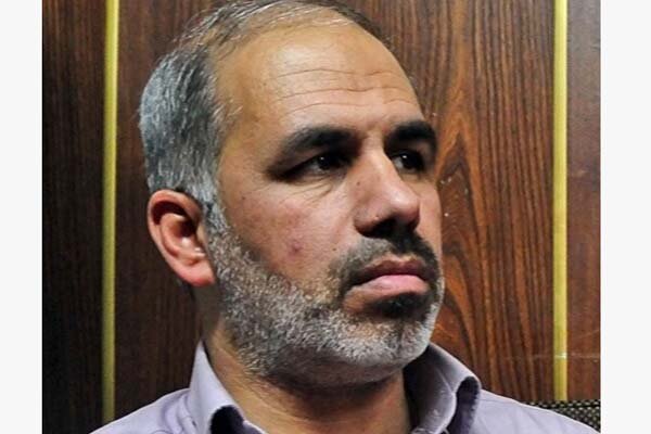مقابله با اشرافیت قبلا عبادت بود،حال انحراف/اولین منتقد، رهبر است
