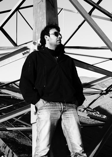 تحلیلی بر شخصیت و زندگی محسن چاوشی!/ مي‌گويند از اجراي زنده فراري است و «مي‌ترسد» که چشم در چشم مخاطبش، بخواند! 