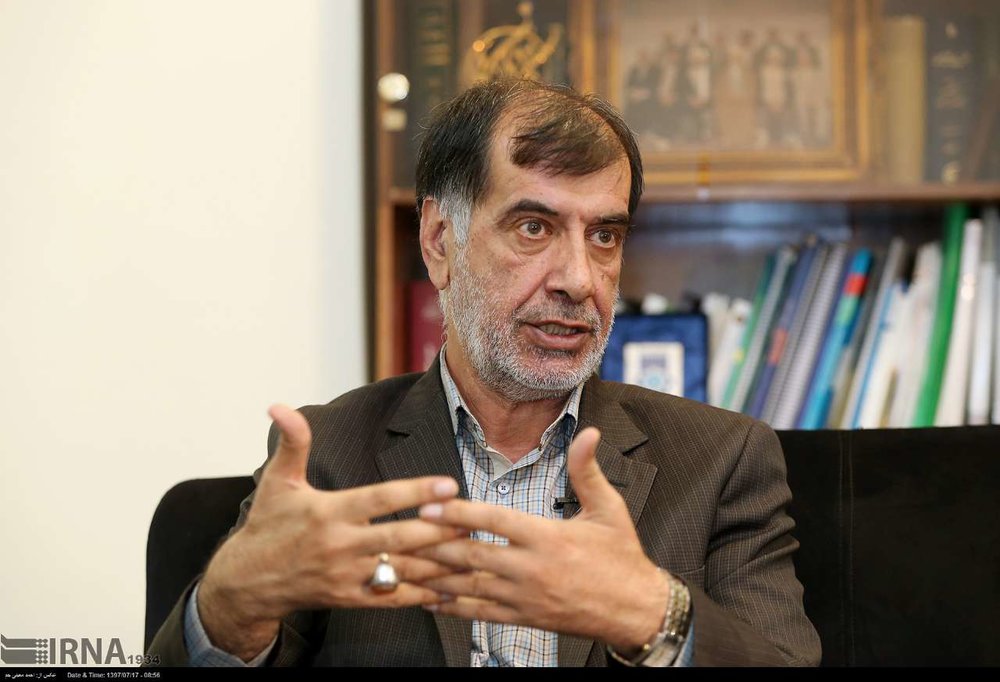 باهنر: به ۱۰ نفر اول جریان اصولگرا بگویید بروید کلاه بیاورید، می‌روند سر می‌آورند/ لاریجانی یک رجل سیاسی فعال است