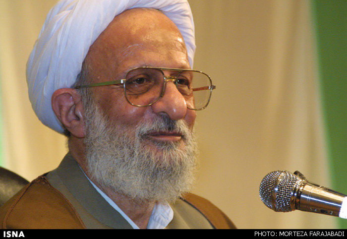 مصباح‌یزدی: قبل از انقلاب خانم‌ها با کلاه نمدی و لباس گشاد از خانه بیرون می رفتند/رئیس‌جمهور آمریکا سخنرانی اش را بخاطر سخنان رهبری ایران قطع می‌کند