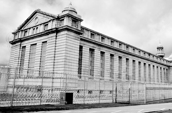 خونین‌ترین و معروف‌ترین آشوب‌های تاریخ در زندان‌ها؛ از زندان قصر تهران تا زندان آلکاتراز