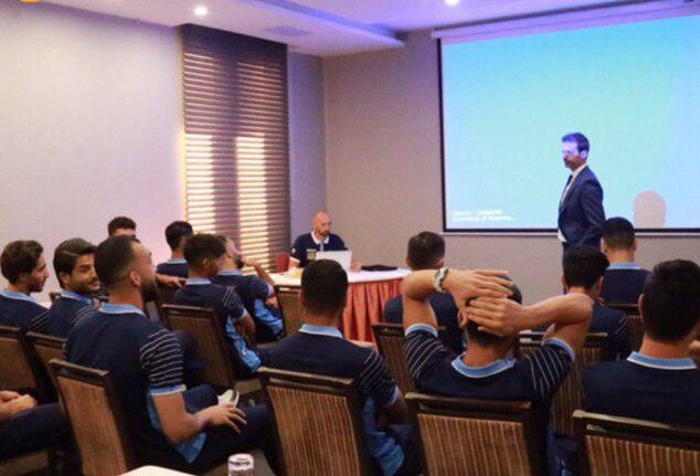 تصویری از بازیکنان استقلال ساعاتی پیش از آغاز دربی