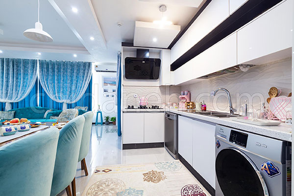 دکوراسیون آبی و سفید، خانه امیر و زهرا پر از آرامش است!