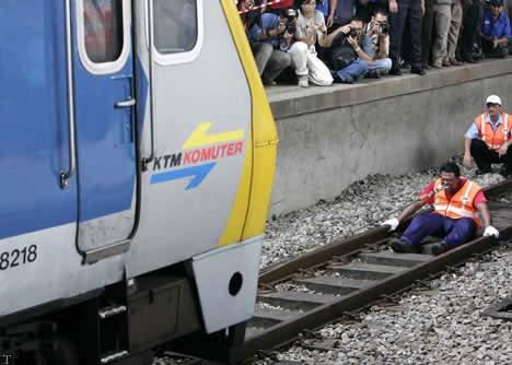 معرفی عجیب و غریب ترین انسان های جهان (تصاویر) معرفی عجیب و غریب ترین انسان های جهان (تصاویر)