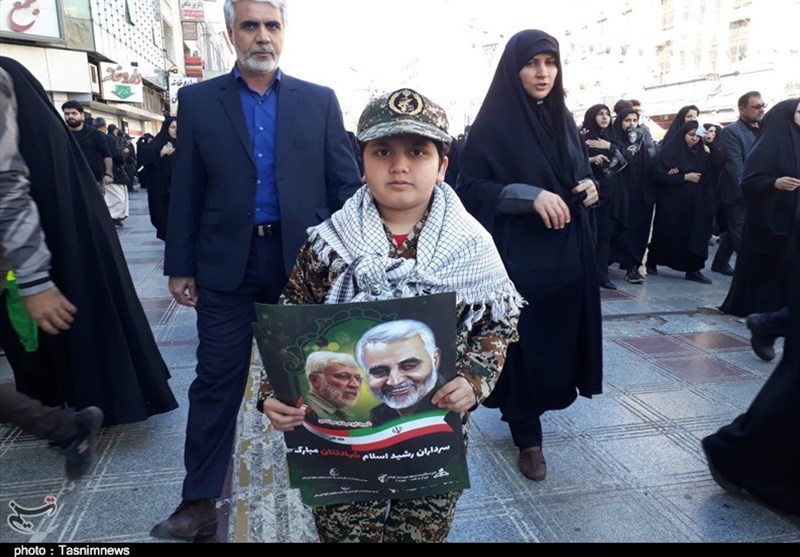 ادای احترام کودکان خوزستانی به سردار دل‌ها به روایت تصویر