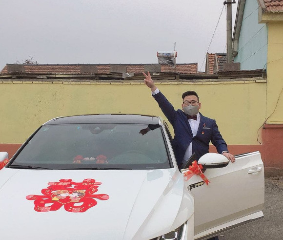 جشن عروسی ۵ دقیقه‌ای که تنها میهمان آن کرونا بود!