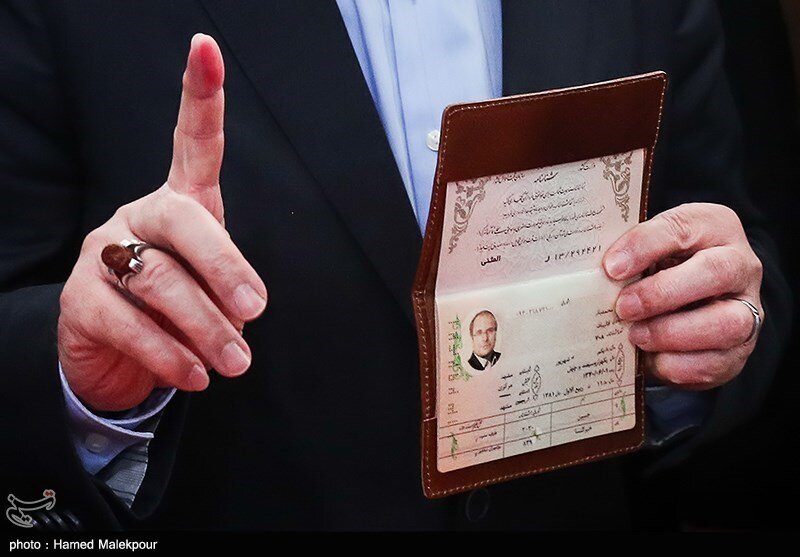 ثبت تصویر شناسنامه چهره‌های سیاسی؛ از قالیباف و حداد تا غرضی و ...
