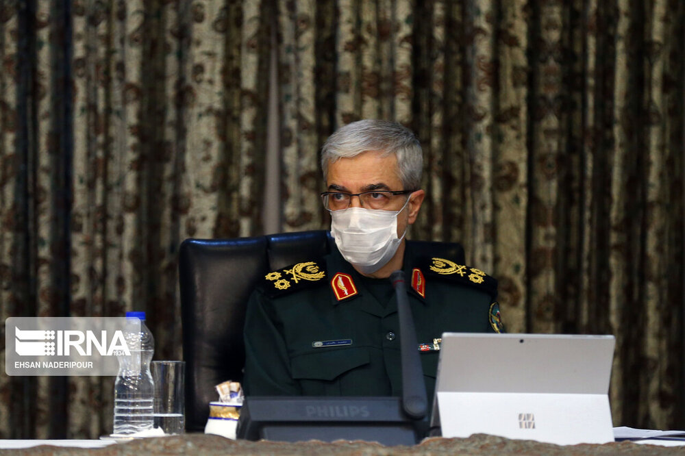 سرلشکر باقری و واعظی با ماسک به جلسه ستاد ملی مبارزه با کرونا آمدند /روحانی در جایگاه ریاست +عکس