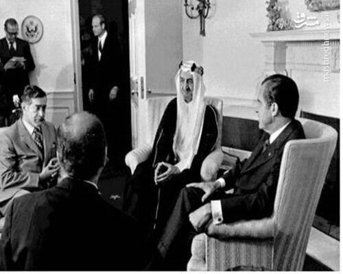 «الشرق الاوسط» لانه فساد جدید شاهزاده/ «سلمان» از چه زمانی با صهیونیستها ارتباط گرفت/ عمههایم مخالف دیدن زنان بدون حجاب بودند +عکس