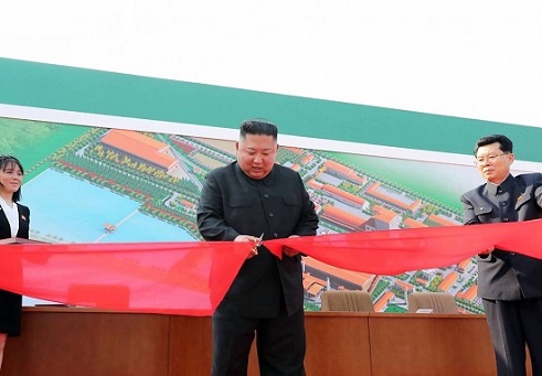 یونهاپ: «اون» در انظار عمومی ظاهر شد