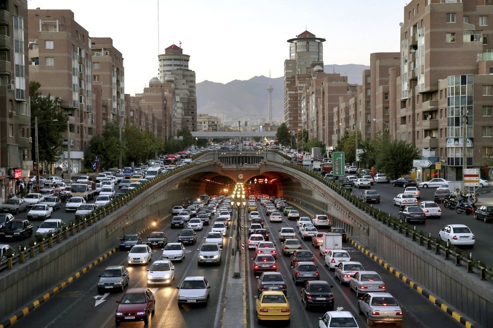 ریزش قیمت ها در بازار خودرو