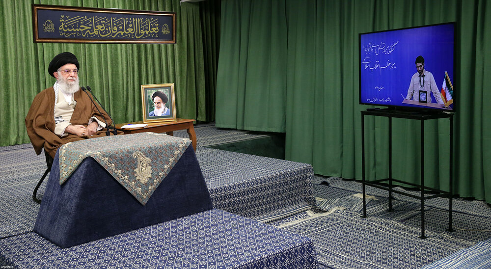 رهبر انقلاب: دولت جوان و حزب‌اللهی علاج مشکلات کشور است