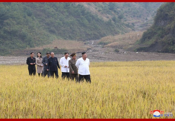 بازدید کیم و خواهرش از مناطق سیل‌زده در کره شمالی