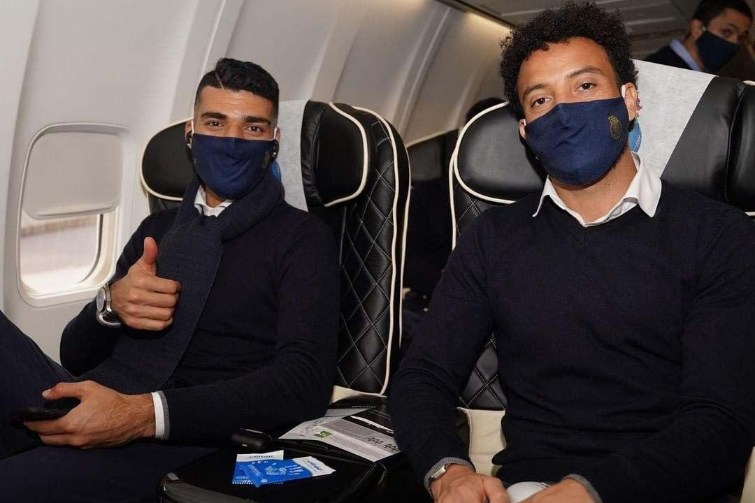 طارمی و رفقا در راه منچستر/ عکس