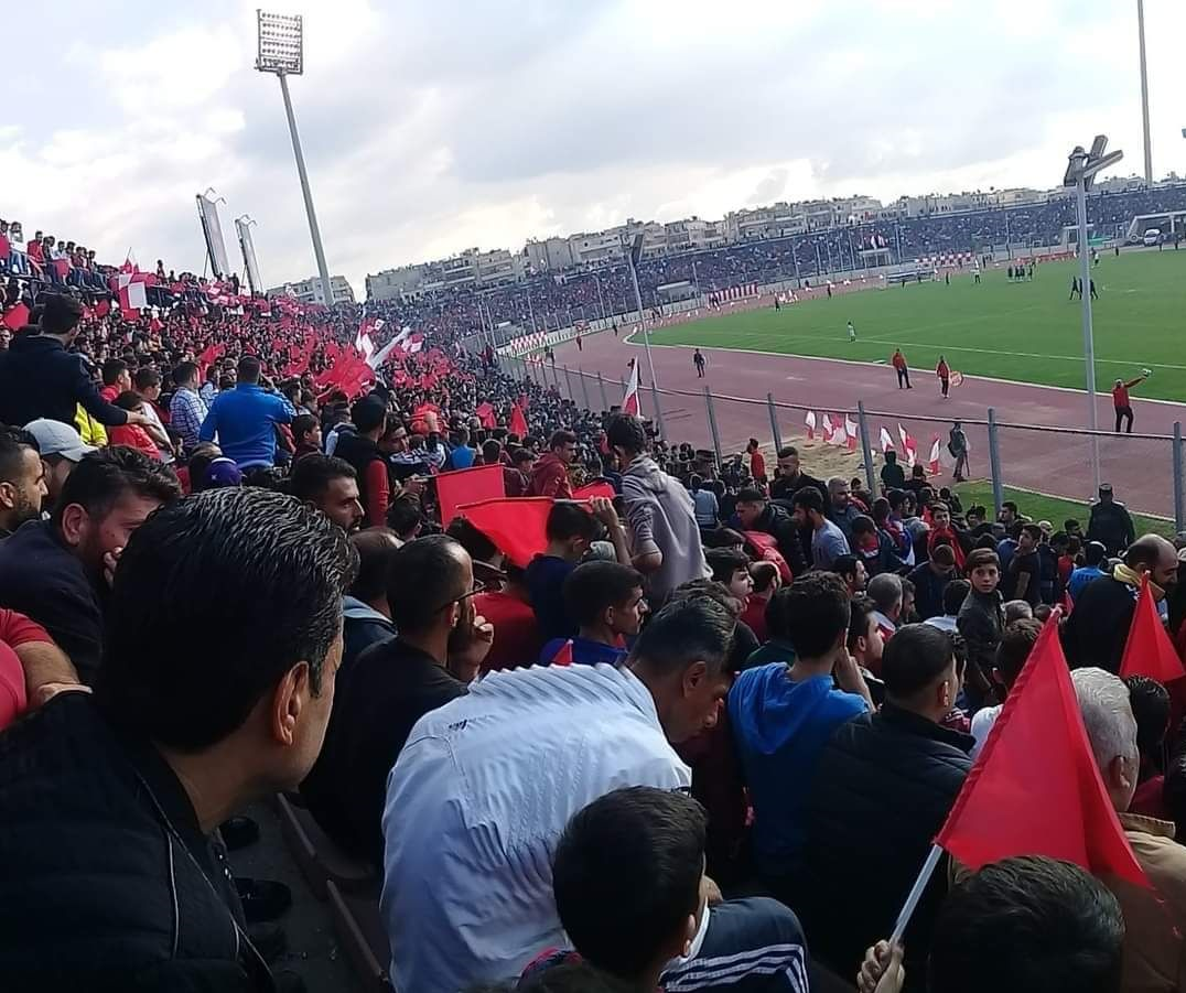 حضور بی‌شمار تماشاگران در دربی شهر حلب در ایام کرونا/ عکس