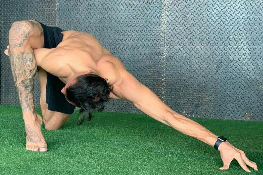 تمرینات عجیب حامد لک/ عکس