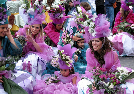 زیباترین جشن‌های بهاره در سراسر جهان از دریچه دوربین