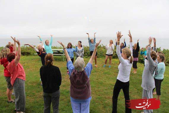 تاثیرات جادویی یوگا خنده بر سلامت جسم و روح