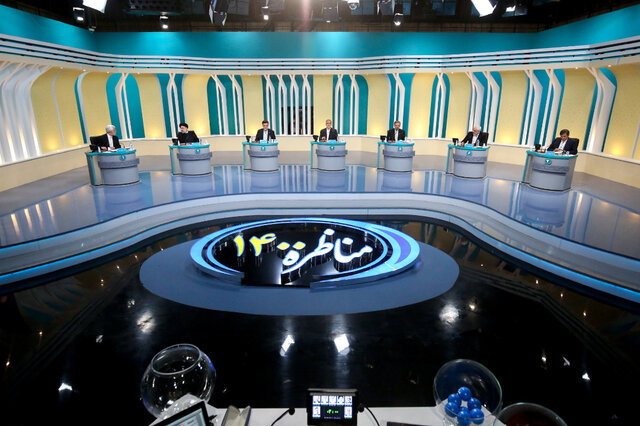 چرا این مناظره‌ها واقعی نیست؟/ مرتضی حیدری با صورت سنگی، نقشی را که صداوسیما می خواهد ایفا می کند