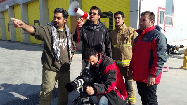 رقابت آتش‌نشانان در تلویزیون/حادثه‌دیده پلاسکو در بین شرکت‌کنندگان