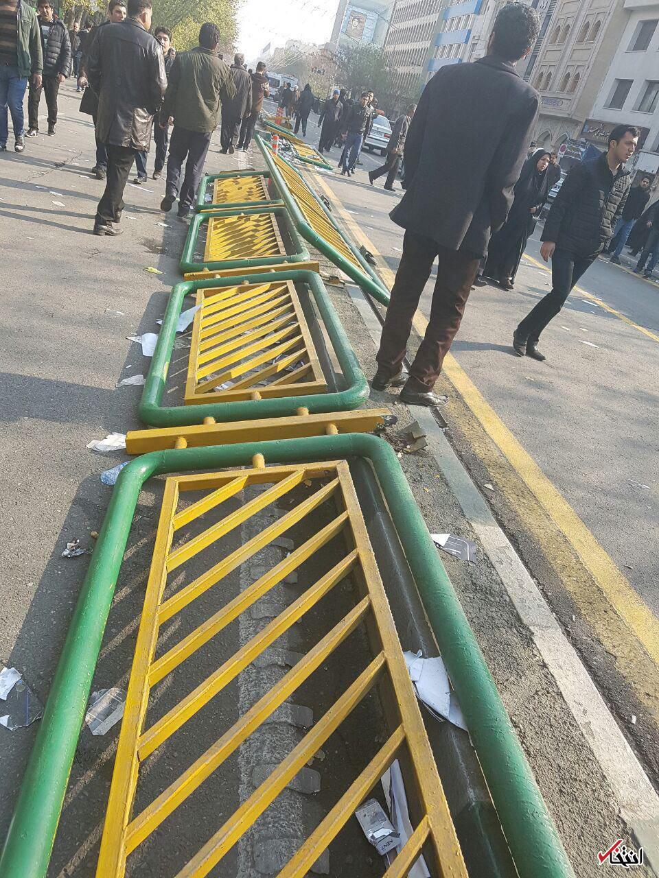 گزارش لحظه به لحظه از مراسم تشییع «آیت الله» +تصاویر / پایان اقامه نماز رهبر معظم انقلاب بر پیکر آیت الله هاشمی / آغاز بدرقه به سمت مرقد امام / چشمان اشکبار مردم / حرکت کند خودروی حامل پیکر «آیت الله» به دلیل جمعیت انبوه