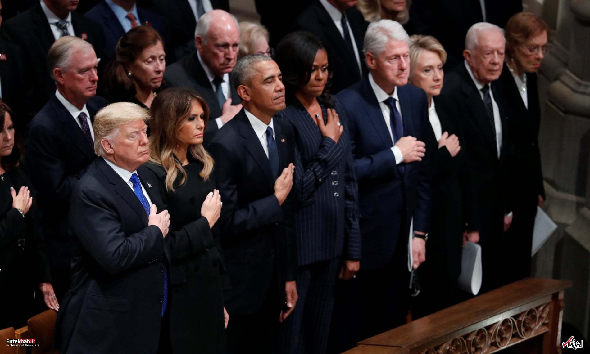 تصاویر : حاشیه‌هایی از تشییع جنازه جورج بوش پدر؛ کنار هم نشستن ترامپ، اوباما، کلینتون و کارتر