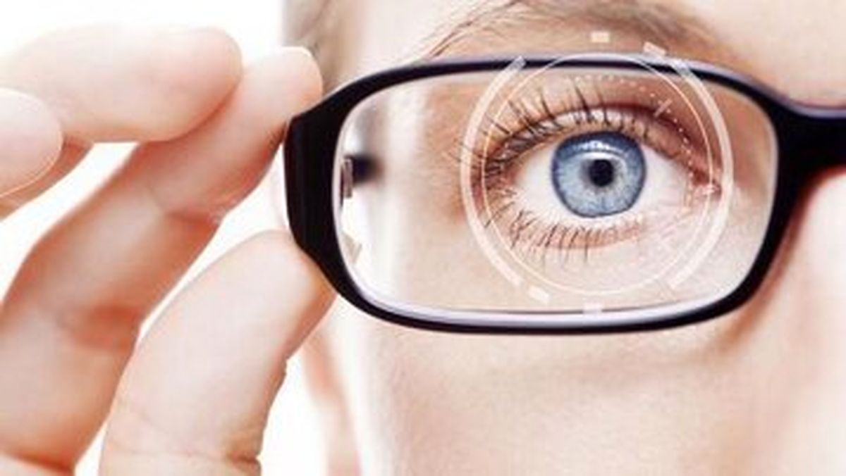 پیرچشمی چیست و چه زمانی بروز می‌کند؟