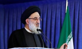 امام جمعه کرج: شعار فرزند کمتر، زندگی بهتر صهیونیستی بود

