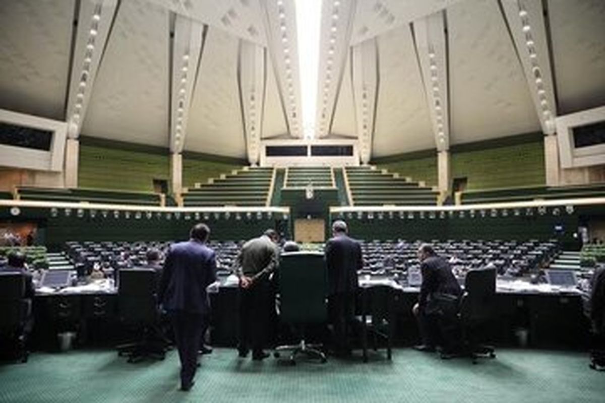 پس لرزه مرحله دوم شدن انتخابات ریاست جمهوری/ مجلس 3 هفته تعطیل شد!

