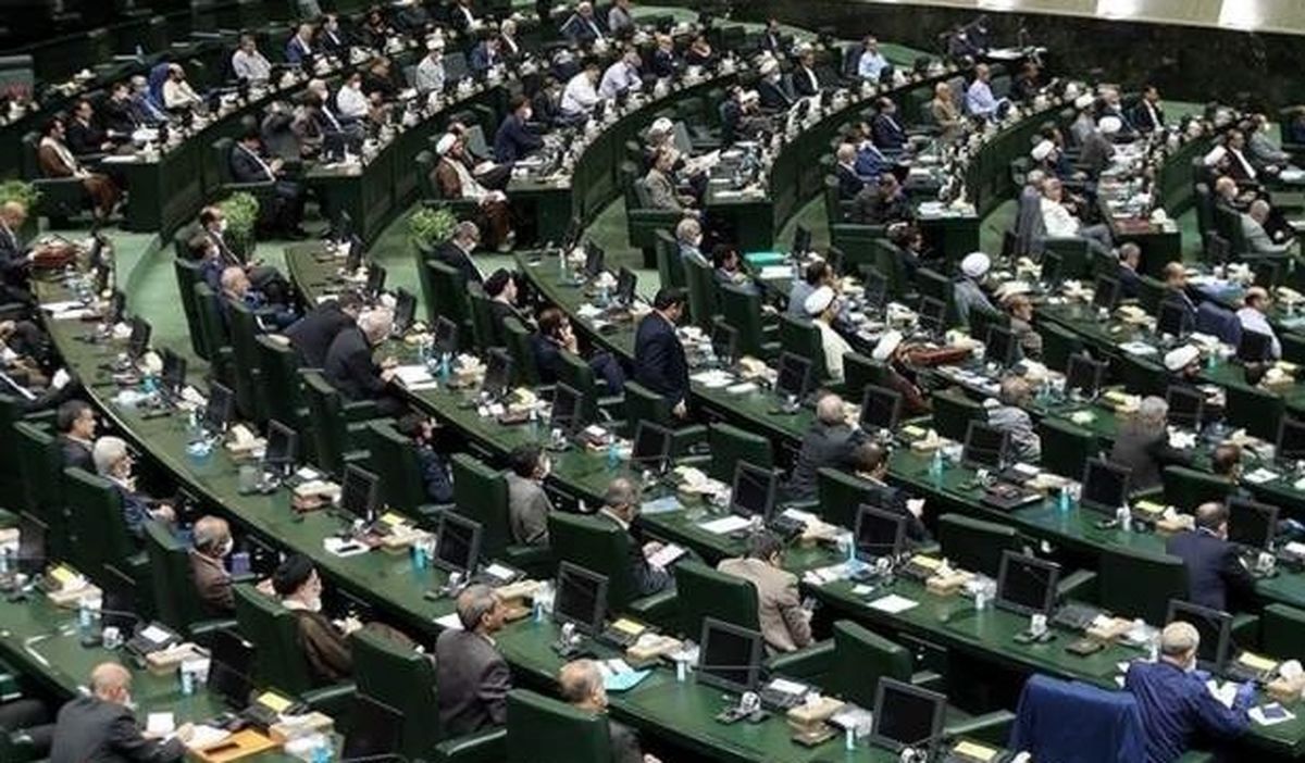 شکست سوپر انقلابی ها در انتخابات هیات رئیسه مجلس/ عبور نمایندگان از حاشیه سازان