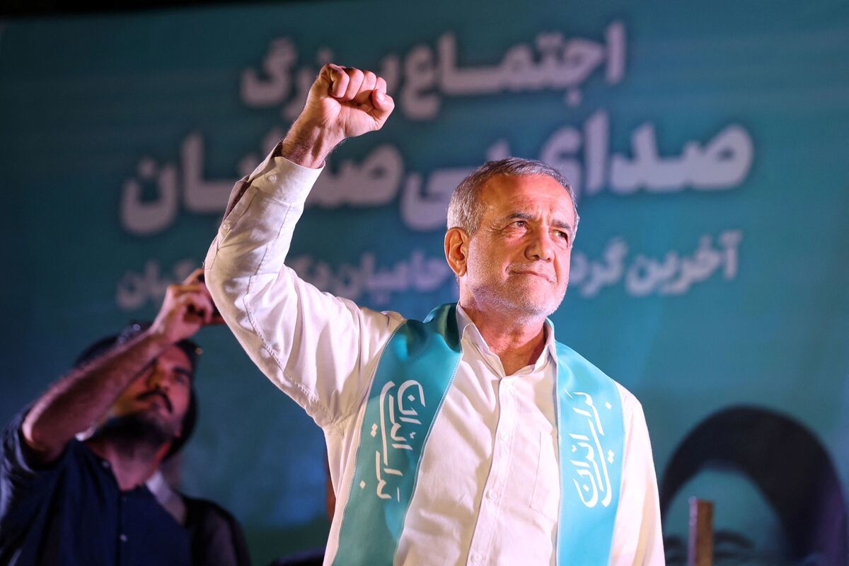 چرا انتقال قدرت به رئیس جمهور جدید در ایران ۲ ماه و در انگلیس نصف روز است؟!

