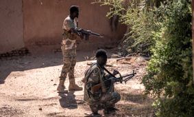 ارتش سودان کنترل کاخ ریاست جمهوری را به دست گرفت/ ویدئو