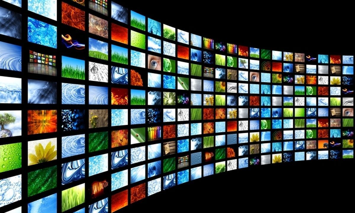 بیشتر تصاویر با هدف نشان دادن آمار بالای مشارکت کنندگان، لانگ شات نشان داده می‌شود/ شمار قابل توجهی که ایرانی نبوده و احتمالا برای شرکت در این تجمع اجاره شده بودند