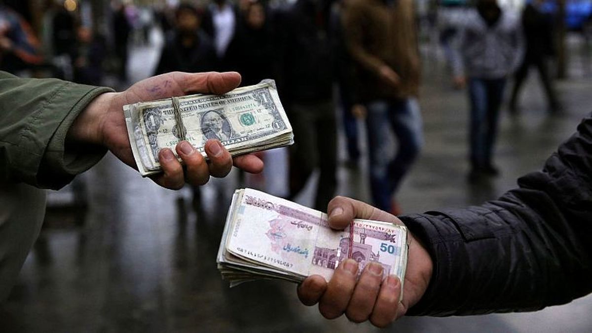 دستگیری ۲ فعال غیرمجاز ارزی در تهران