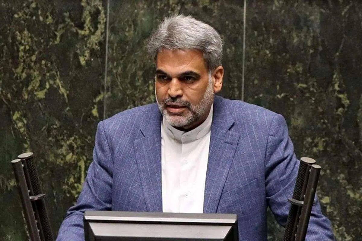 نماینده مجلس: شمخانی چه مسئولیتی دارد که می گوید اورانیوم غنی‌شده را نابود می‌کنیم؟!