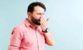 ۵ راهکار ساده برای رفع بوی بد سیر از دهان

