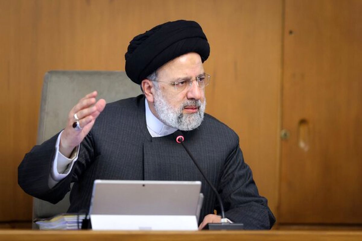 کدام وزرا گزارش «مهمل» به رئیسی داده بودند؟/ کدام مقام در دولت سیزدهم گزارش‌های مهمل را تأیید کرد و چرا بانک مرکزی پیگیری نکرد؟

