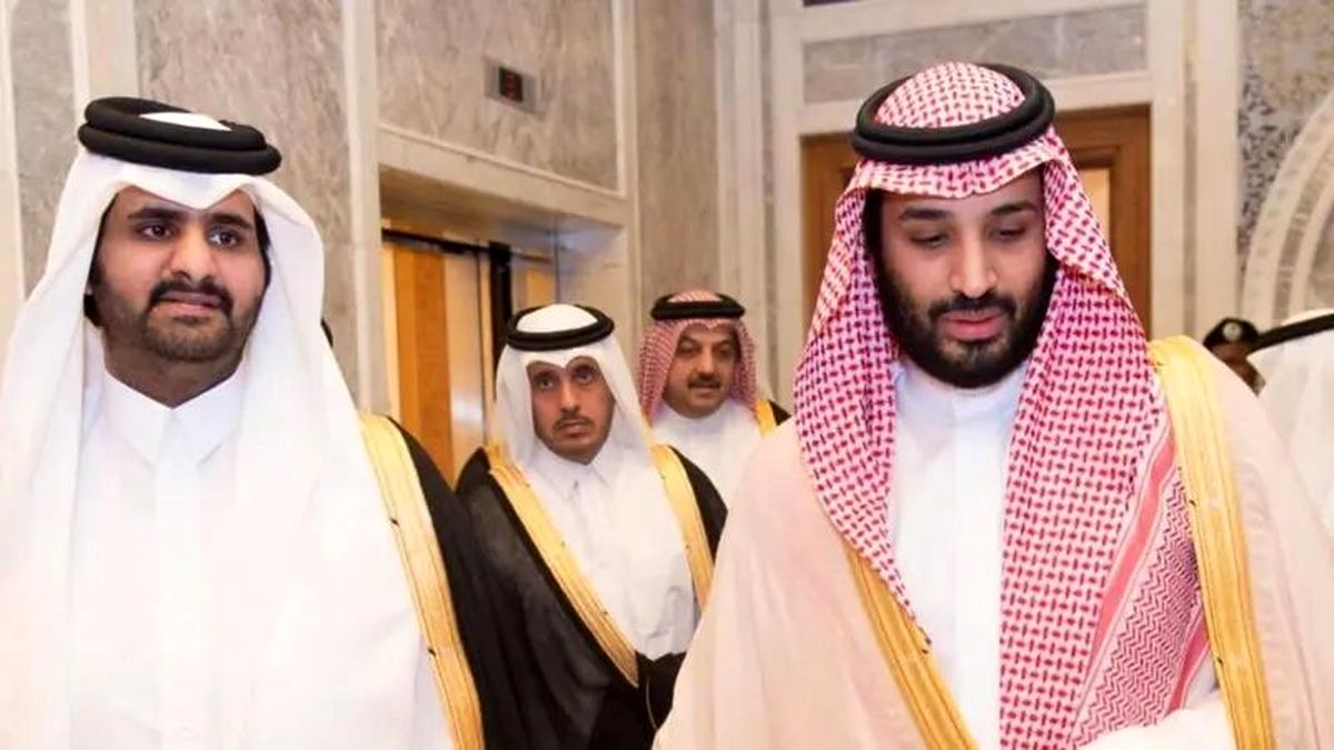 بن سلمان برای افتتاحیه جام جهانی وارد قطر شد

