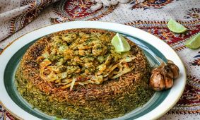 ته انداز مرغ با سس پستو؛ پلو مخلوط با طعم ویژه