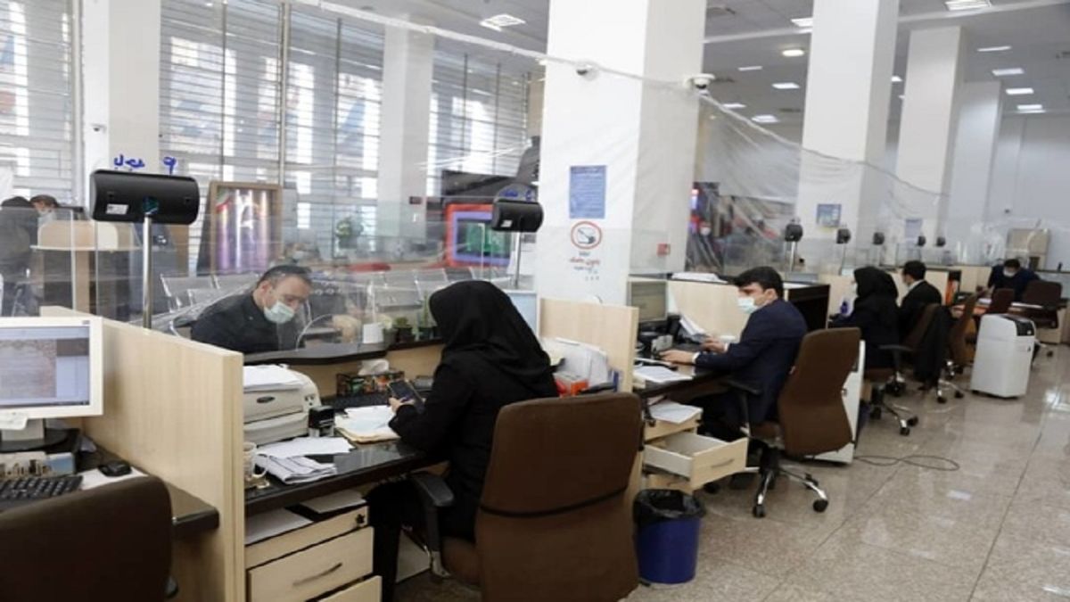 شرط سن ضامن برای دریافت تسهیلات بانکی تخلف است

