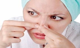 با جوش‌ های روی بینی چه کنیم؟