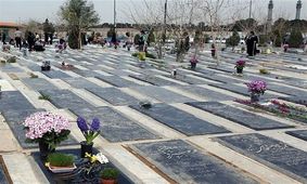 کارچاق کن های بهشت‌ زهرا بدون دردسر مشغول کارند!
