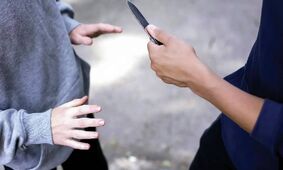 زورگیری خشن و سرقت طلاجات یک زن / دستور ویژه پلیس برای شناسایی عوامل زورگیری/ ویدئو