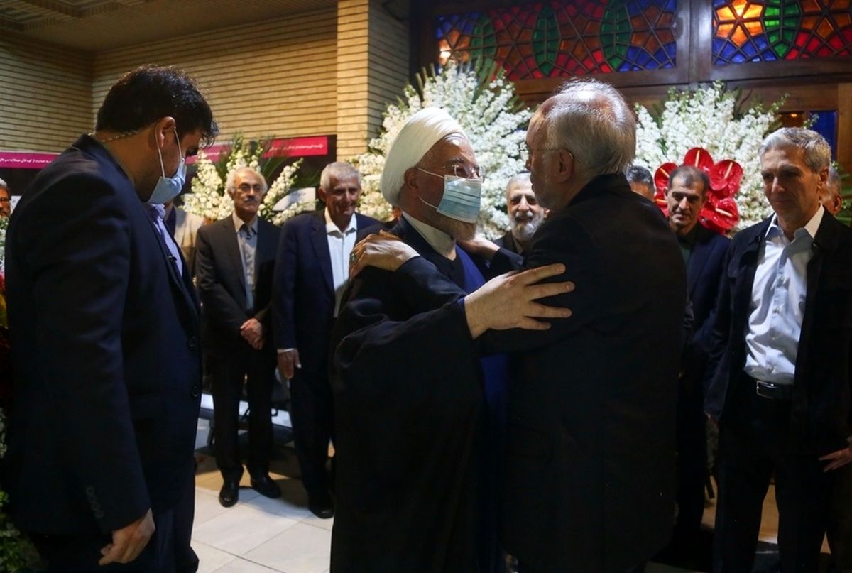 از روحانی و ظریف تا وحیدی در مراسم ختم برادر علی اکبر صالحی/ عکس
