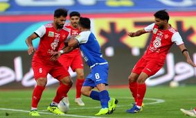 خطای مدافع پرسپولیس روی مهاجم استقلال پنالتی بود