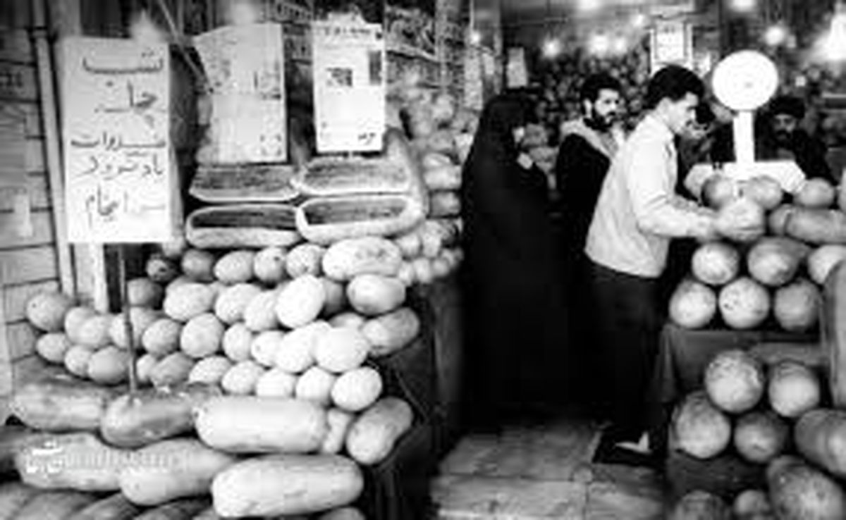 سفر در زمان؛ عکس‌های جالب از بازار شب یلدای ۶۰ سال پیش!