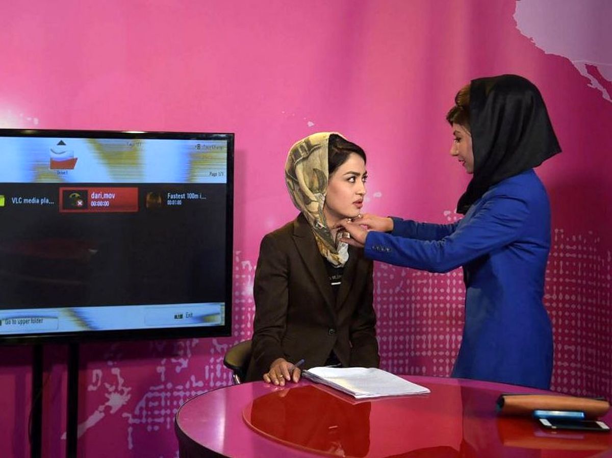 دستور جدید طالبان: گویندگان زن تلویزیون صورت خود را بپوشانند