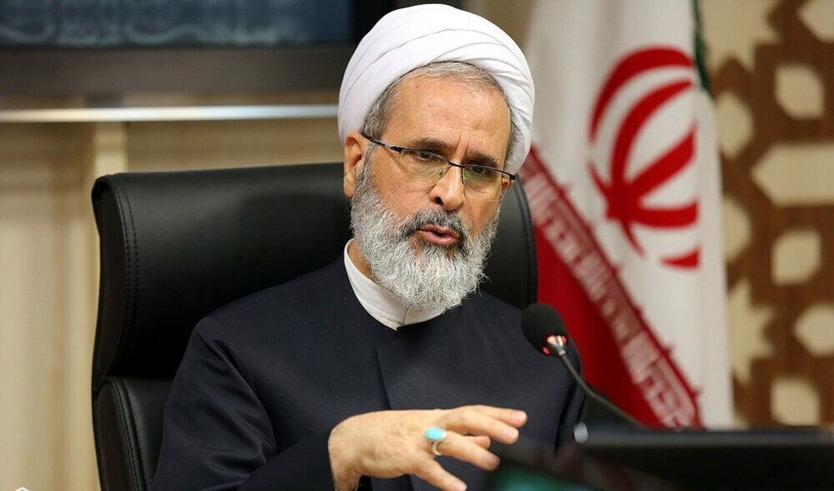 مدیر حوزه‌های علمیه: هیچ کدام از کاندیداها حمایت حوزه را ندارند

