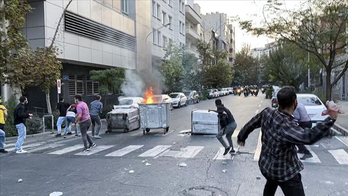 بسیجی‌ ها ناجی جان یک اغتشاشگر شدند/ ویدئو