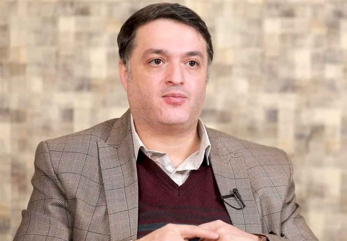واکنش سردبیر ماهنامه آگاهی نو درباره طرح رضا پهلوی روی جلد نشریه/ عکس

